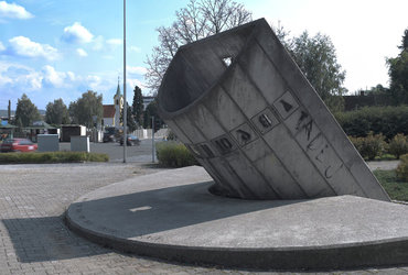 KJE, KDAJ IN KAKO UMETNOST V JAVNEM PROSTORU