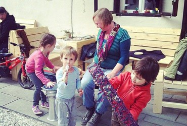 Čitalnica na dvorišču: Slovenski dnevi knjige v Mariboru