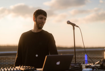 AURORA X WETRINSKY: MARK TARMONEA LIVE