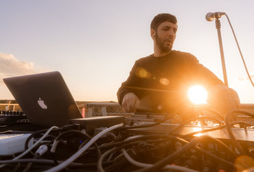 AURORA X WETRINSKY: MARK TARMONEA LIVE