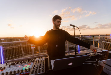 AURORA X WETRINSKY: MARK TARMONEA LIVE