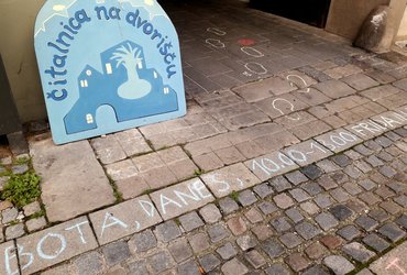 Čitalnica igralnica v Vetrinjskem dvoru: Branje, igranje in druženje