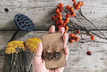  Keramični nakit, izdelava in poslikava nakita <em>Foto: Zavod Mars Maribor</em>