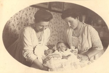 OD NAJDIŠČA DO RAZSTAVIŠČA – BLEŠČEČA POT NAKITA, arhivsko doživetje