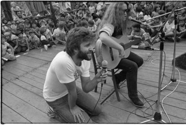 ANDREJ ŠIFRER, 70 LET – NIČ proti VEČnosti <em>Foto: Andrej Šifrer in Neca Falk / 1979</em>
