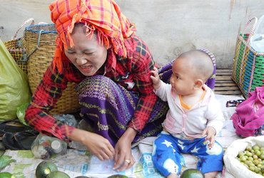 ZLATE PAGODE, SRČNI NASMEHI IN MOHINGA: MOJI BURMANSKI DNEVI