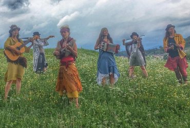 ČAROVNIŠKI BLUES: MAGIČNI UROKI