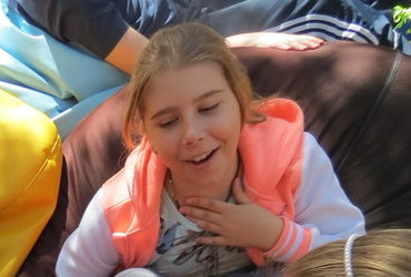 Kako zorijo ježevci in Ropotarna 