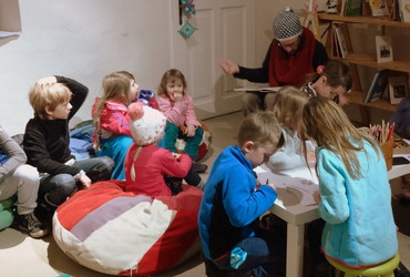 Sladke urice ustvarjanja v Vilinskem dvoru