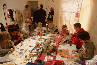 Sladke urice ustvarjanja v Vilinskem dvoru