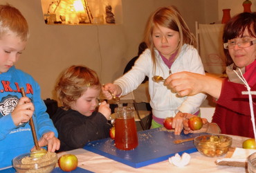 Sladke urice ustvarjanja v Vilinskem dvoru