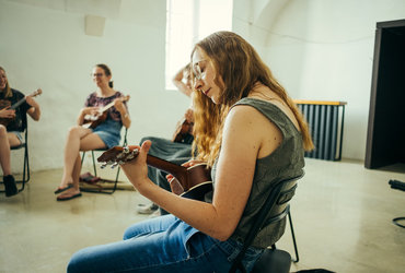 Božična ukulele delavnica