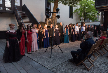 Večer pesmi in arij 