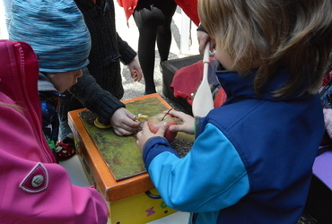 Beremo, se igramo, slikamo – meje premikamo