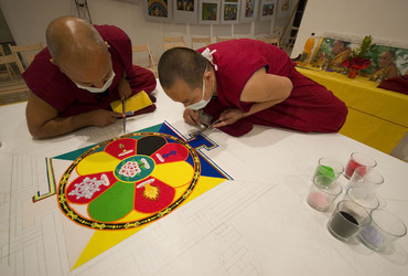 Izdelovanje peščene mandale