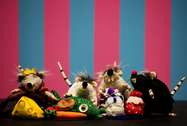 HRESTAČ IN MIŠJI KRALJ 