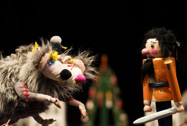 HRESTAČ IN MIŠJI KRALJ 