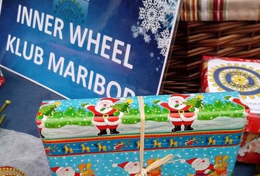 INNERVILOVO VILINSKO DVORIŠČE V PREDPRAZNIČNEM VZDUŠJU 