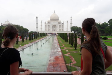 Urša Zupanc in Eva Špalir: To ni dopust, to je Indija! <em>Foto: Urša Zupanc in Eva Špalir</em>