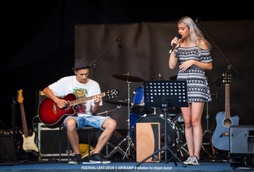 KONCERT PEVSKEGA ODDELKA POP-ROCK DELAVNIC III. GIMNAZIJE <em>Foto: Dejan Bulut</em>