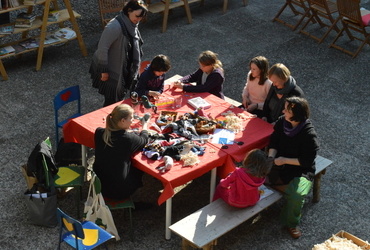 Koruzne sledi na vse strani...ali tudi slepa kura zrno najde!