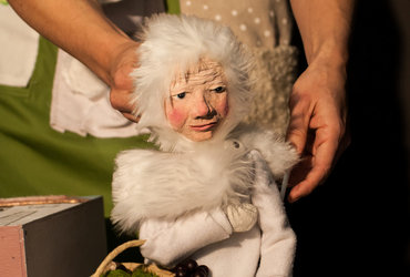 O STARKI ZIMI IN NJENIH POMOČNIKIH 