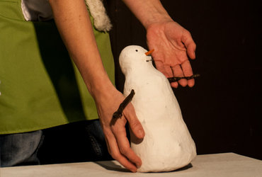 O STARKI ZIMI IN NJENIH POMOČNIKIH 