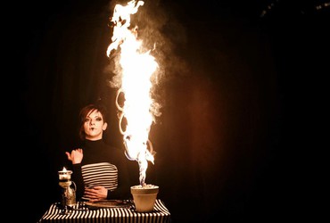 Vilinski dvor odpira vrata: Bobnarski in ognjeni šov in pol!