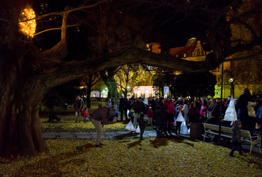 OSVETLJENA POT Z DELAVNICO »POBARVAJMO SI SVET« <em>Foto: Denis Zelnik</em>