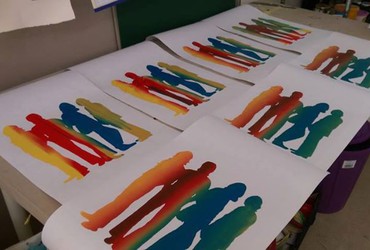 Enobarvni sitotisk na poletne torbe