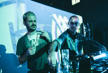 Dvojec brez krmarja: Puko b2b Levanael