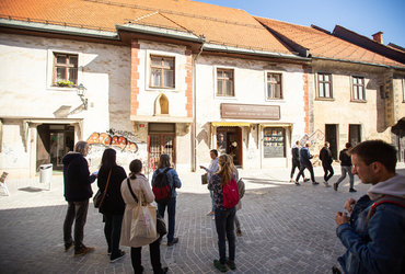 Rajzefirbcanje po mestu: Lov na zgodbe