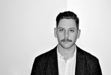 Ren Gregorčič: Postavljeno na-mesto sonca