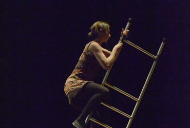 ANA MRZLA: POGUMNO NAPREJ