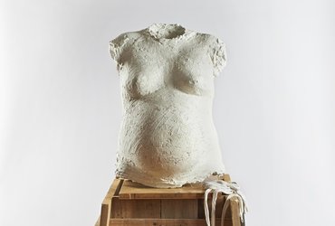 USTVARJANJE AKTA V GLINI