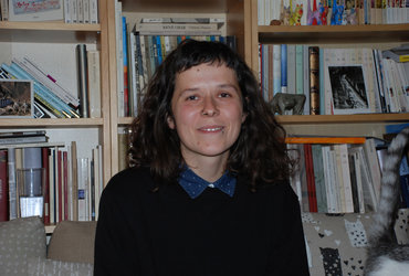 Večer slamovske poezije Ožuljeni jezik z gostjo Nežko Struc