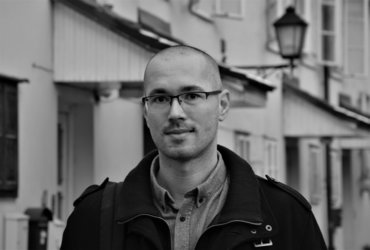 Večer slamovske poezije Ožuljeni jezik z gostom Tomom Podstenškom