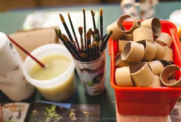 IZDELOVANJE DARILC <em>Foto: Dejan Bulut</em>