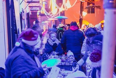 INNERVILOVO VILINSKO DVORIŠČE V PREDPRAZNIČNEM VZDUŠJU <em>Foto: Dejan Bulut</em>