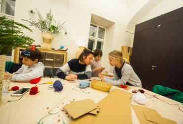 USTVARJALNI VRTILJAK: DARILNE VREČKE, TAKE IN DRUGAČNE <em>Foto: Dejan Bulut</em>