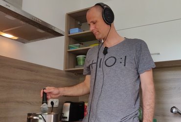 Nespletni poznorojstnodnevni slam // Ožuljeni jezik