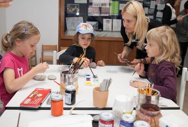 ZIMSKA PRAVLJIČNA URA Z USTVARJALNICO