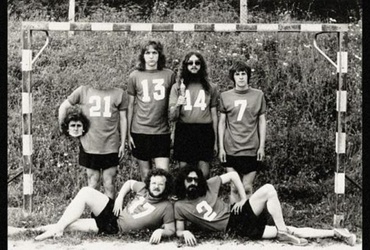 Glasba je časovna umetnost 2, LP film Buldožer - Pljuni istini u oči