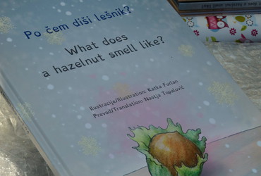 Čitalnica na dvorišču