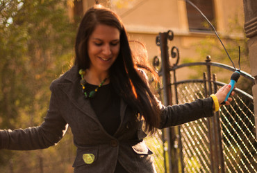 Delavnica nakita: reciklaža iz embalaže - sntntni <em>Foto: Zavod Mars Maribor</em>