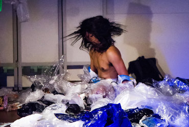 Nadaljnje hiberniranje / Hibernating Further <em>Foto: Foto: Patricia Cadavid</em>