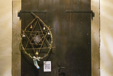 Iskanje zakladov s križanko v žepu