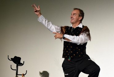 MARŠ V TRI…STO NARODNIH 