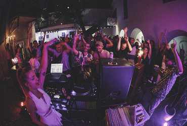 Agregat presents: Groovy frequencies