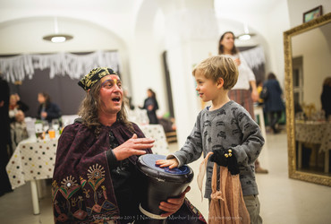 Edina prebivalka svojega plemena / Babičine pravljice <em>Foto: Dejan Bulut / © Narodni dom Maribor</em>